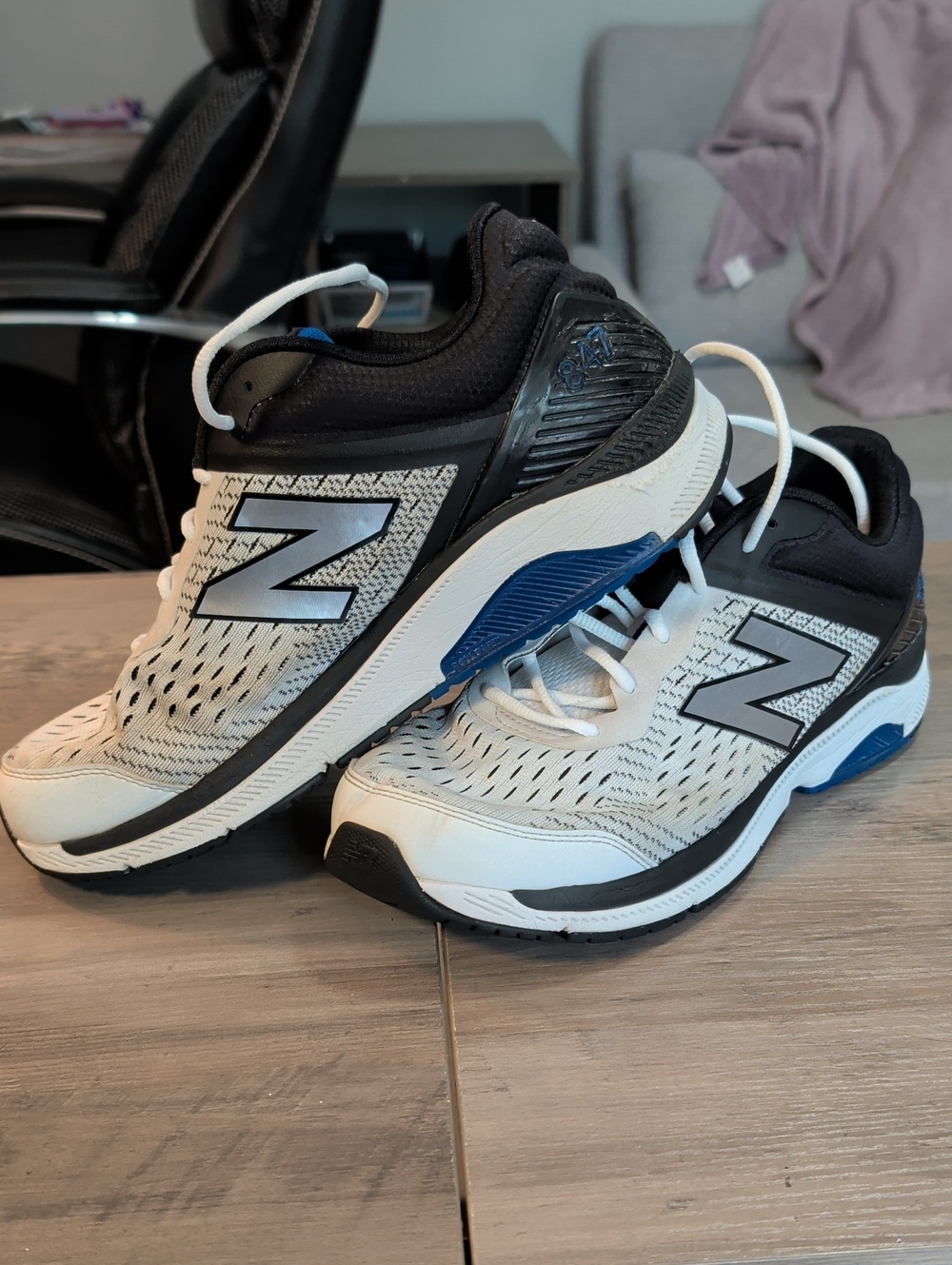 New Balance 847 V4 Performance Running Shoes Size 9 4E